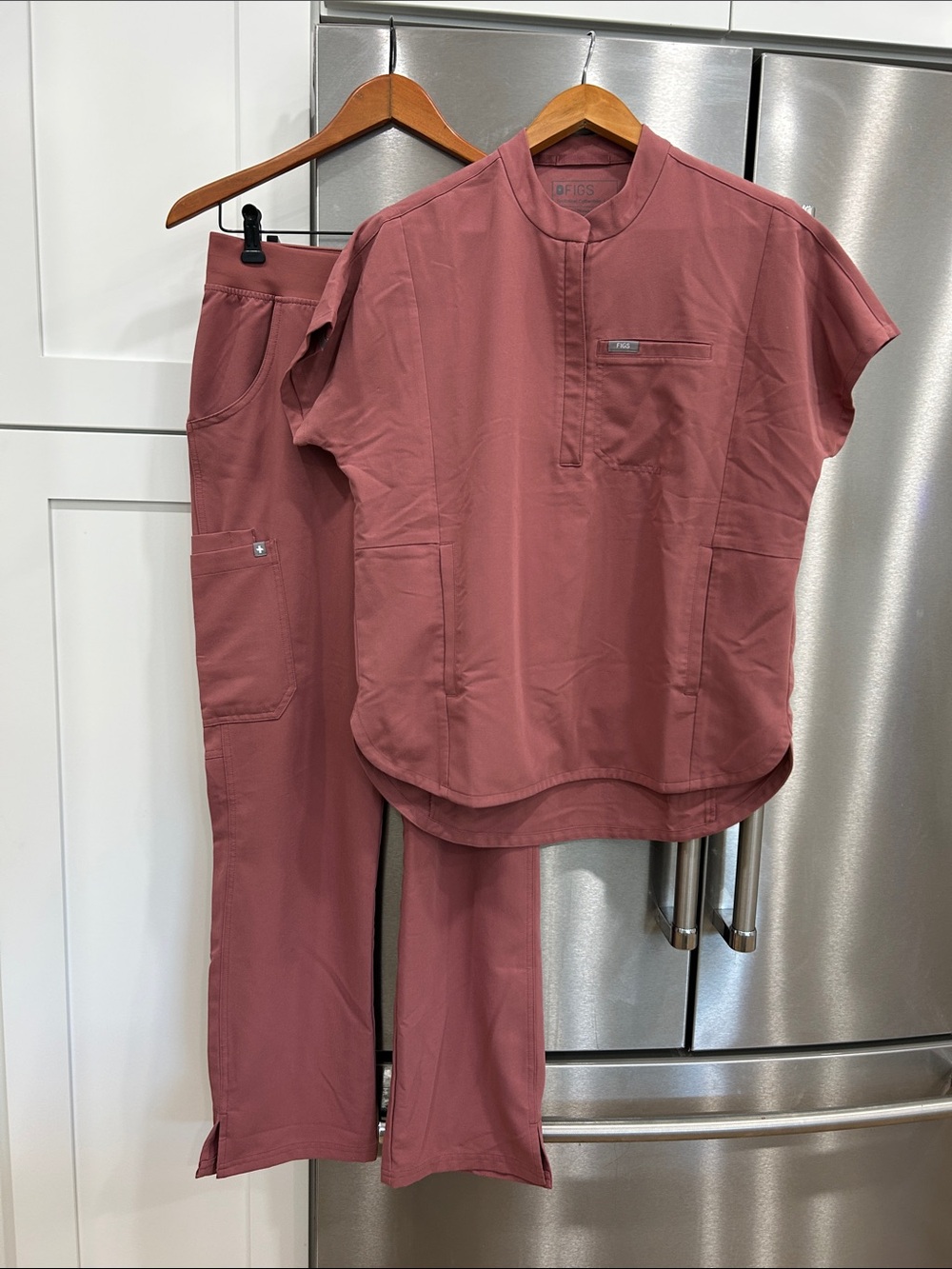 Worn one time FIGS Montex scrub top & straight leg pants Set